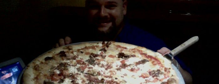 Mimmo's Pizzeria & Restaurant - Saint Albans is one of Posti che sono piaciuti a David.