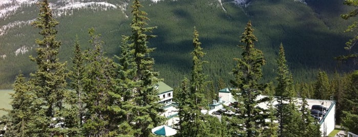 Banff Upper Hot Springs is one of kanada rockys.