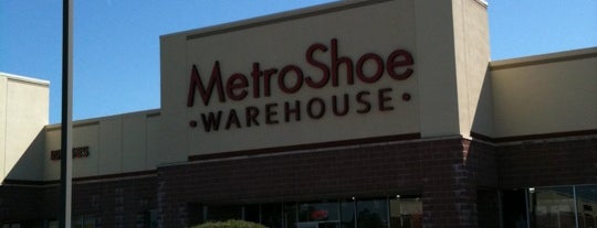 MetroShoe Warehouse is one of Locais curtidos por Lyric.