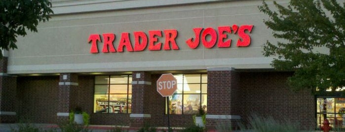 Trader Joe's is one of Lieux qui ont plu à Randy.