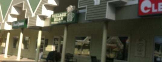 Village Bean is one of สถานที่ที่ Johnny ถูกใจ.