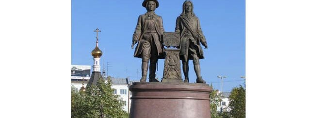 Памятник Татищеву и де Геннину is one of Discover Ekaterinburg with Park Inn by Radisson.