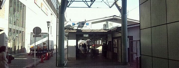 Shin-Oji Station is one of 近鉄田原本線.