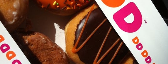 Dunkin' is one of Tinaさんのお気に入りスポット.