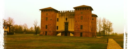 Castello di Tolcinasco is one of Golf Milano.