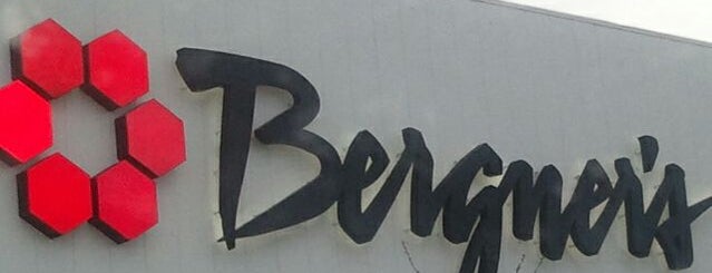 Bergner's is one of สถานที่ที่ Andy ถูกใจ.