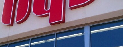 Hy-Vee is one of Janineさんのお気に入りスポット.
