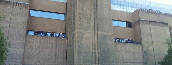 Tate Modern is one of London - Museums.