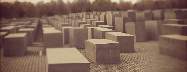 虐殺されたヨーロッパのユダヤ人のための記念碑 is one of Weekend in Berlin.