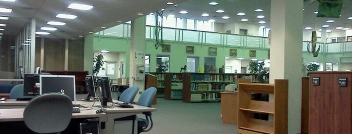 Triton College Library is one of Places and things i love.