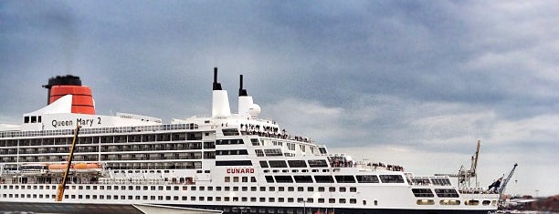 Cruise Center Hafencity is one of Tempat yang Disukai Fd.