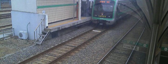 ヨンダプ駅 is one of Subway Stations in Seoul(line1~4 & DX).