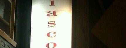 Ziascoz Bar-Lounge is one of Locais curtidos por Jonathan.