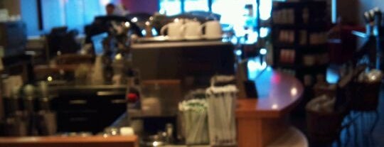 Starbucks is one of Locais curtidos por Serif.