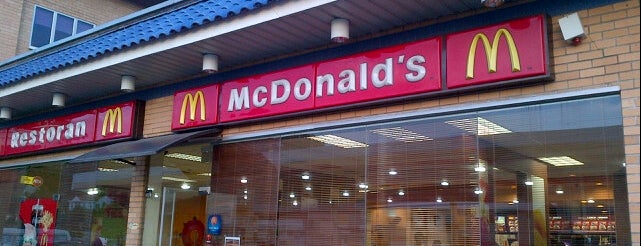 McDonald's is one of Locais curtidos por Lover.