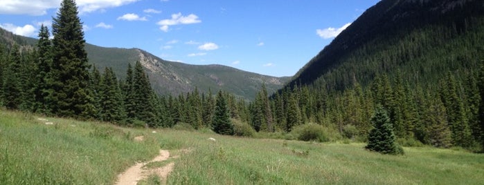 Arapahoe National Forest is one of National Recreation Areas.