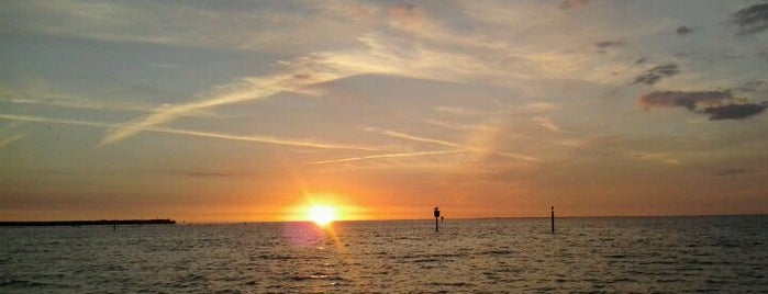 Bahia Beach is one of Tempat yang Disukai Susan.