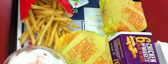 McDonald's is one of Lugares favoritos de Becky Wilson.