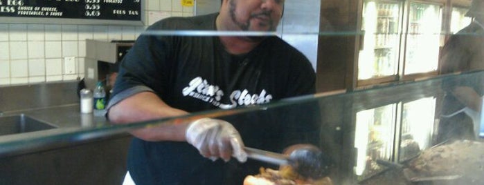 Jim's Steaks is one of Lugares favoritos de Marlon.