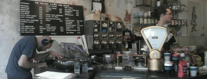 The Village Coffee & Music is one of Ontbijten in Utrecht.