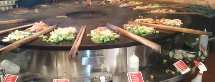 Genghis Grill is one of Kimmie'nin Kaydettiği Mekanlar.