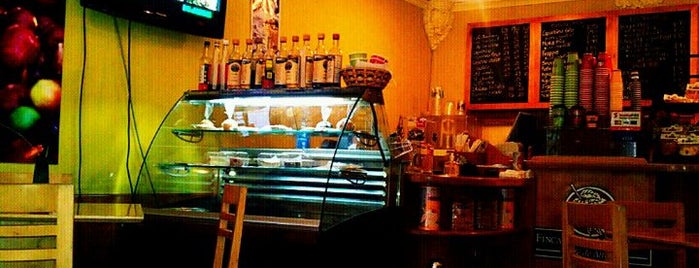 Finca Santa VeraCruz is one of Cafés pa´l Chisme.