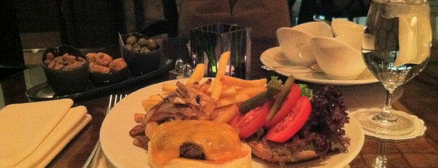 Gresham Restaurant is one of Egy nap a városban: A legjobb hamburger nyomában.