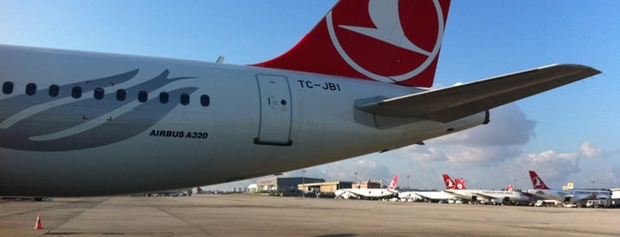 Aeropuerto Ataturk de Estambul (ISL) is one of Куда летают самолеты из Казани?.