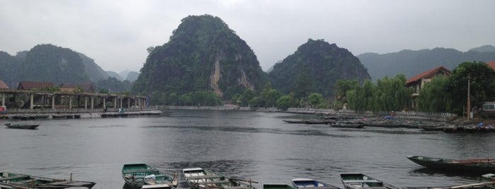 Tam Cốc is one of Ninh Binh Place I visited.