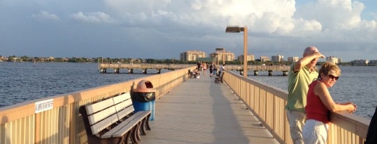 Cape Coral Beach at Yacht Club Community Park is one of Orte, die Oli gefallen.