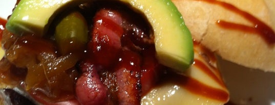El Filete Ruso is one of Locais curtidos por We Love Veggie Burgers.