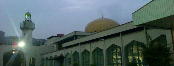 Masjid Darul Ehsan is one of Baitullah : Masjid & Surau.