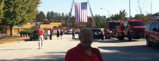 Dekalb Co Fire Rescue HQ is one of Lugares favoritos de Chester.