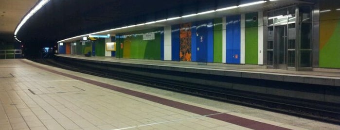 U Neckartor is one of U-Bahn Stuttgart.