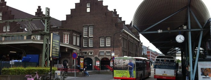 Busstation Maastricht is one of Public services.