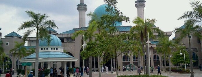 Masjid Sultan Haji Ahmad Shah is one of Baitullah : Masjid & Surau.