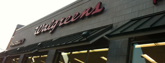 Walgreens is one of Roxy'un Beğendiği Mekanlar.