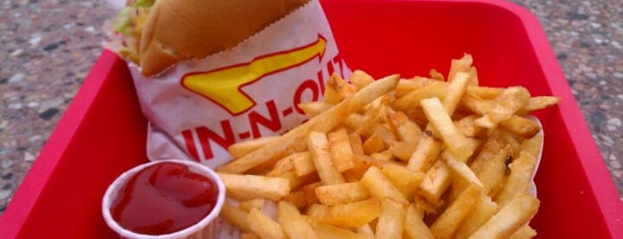In-N-Out Burger is one of Lieux qui ont plu à Andrew.