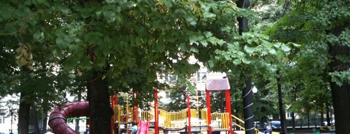 Детская площадка is one of Tempat yang Disukai Nika.
