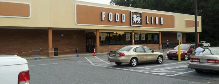 Food Lion Grocery Store is one of Emily : понравившиеся места.