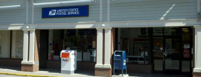 US Post Office is one of Locais curtidos por Tamara.