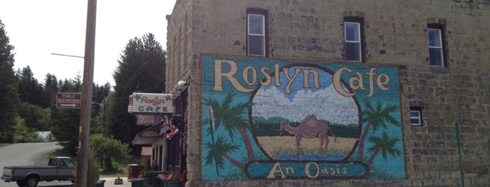 Roslyn Cafe is one of Lugares favoritos de Jacquie.