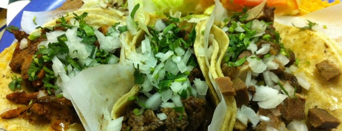 El Taco Veloz is one of Lugares favoritos de Dave.