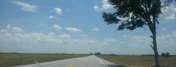 Kansas / Missouri State Line is one of สถานที่ที่ Brandi ถูกใจ.