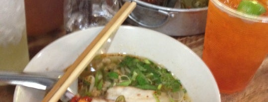 ก๋วยเตี๋ยวแม่ is one of กิน กิน ร้านอาหาร รอบกรุงเทพ.