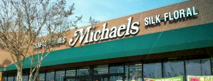 Michaels is one of สถานที่ที่ Alinka ถูกใจ.