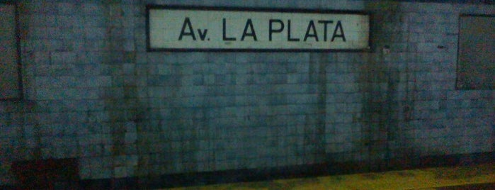 Estación Av. La Plata [Línea E] is one of Soledad'ın Beğendiği Mekanlar.