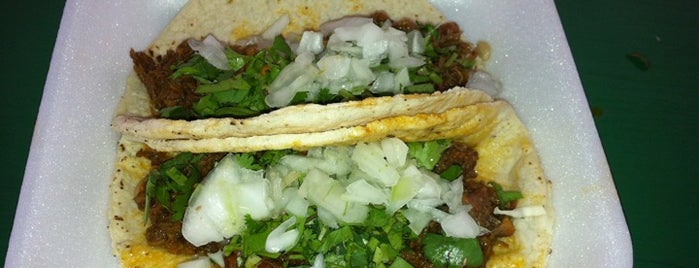 Tacos Luis "El Ñar" is one of Posti che sono piaciuti a Arturo.