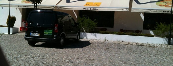 Dom Leitão is one of Sítios.