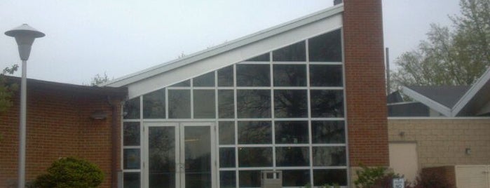 North Branch - Stark County District Library is one of Phillip'in Beğendiği Mekanlar.